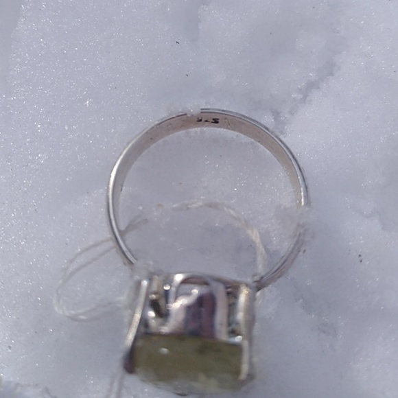 Gorgeous Citrine stone set in Sterling Silver - Picture 4 of 5